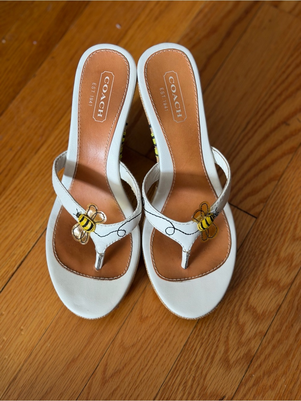 Coach White Leather Bee Embellished Thong Mules 7.5 Y2K vintage pristine